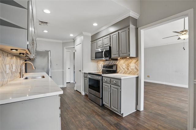 1714 Canterbury Lane, Lewisville, TX 75067