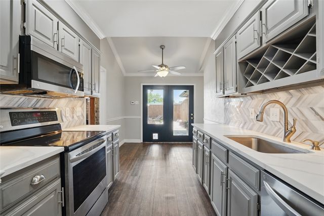 1714 Canterbury Lane, Lewisville, TX 75067
