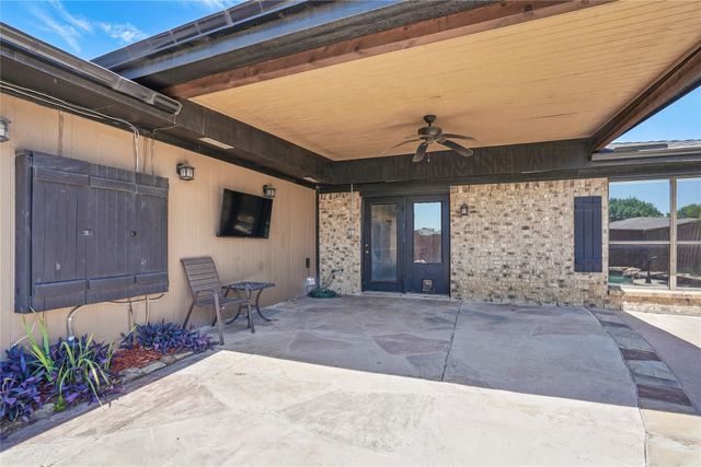 1714 Canterbury Lane, Lewisville, TX 75067