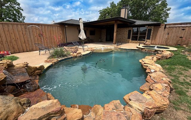 1714 Canterbury Lane, Lewisville, TX 75067