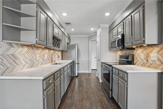 1714 Canterbury Lane, Lewisville, TX 75067
