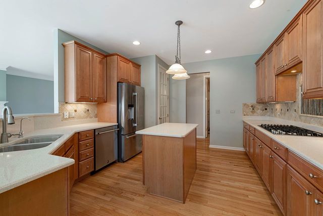 7 Chaco Court, South Barrington, IL 60010