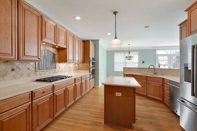 7 Chaco Court, South Barrington, IL 60010