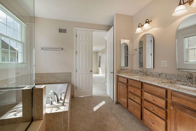 7 Chaco Court, South Barrington, IL 60010