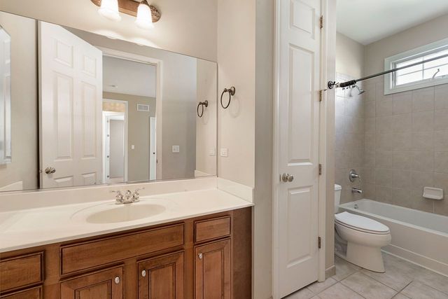 7 Chaco Court, South Barrington, IL 60010