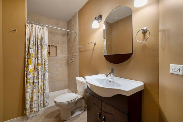 7 Chaco Court, South Barrington, IL 60010