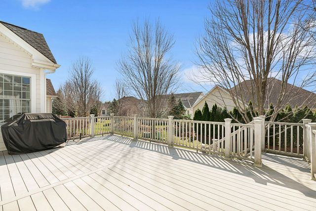 7 Chaco Court, South Barrington, IL 60010