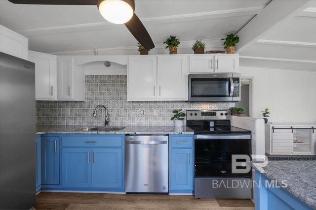 221 W 6th Avenue, Gulf Shores, AL 36542