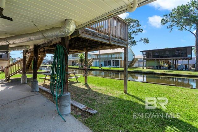 221 W 6th Avenue, Gulf Shores, AL 36542