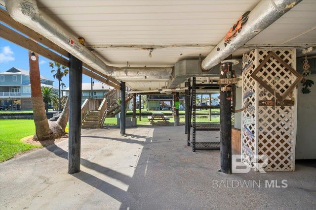 221 W 6th Avenue, Gulf Shores, AL 36542