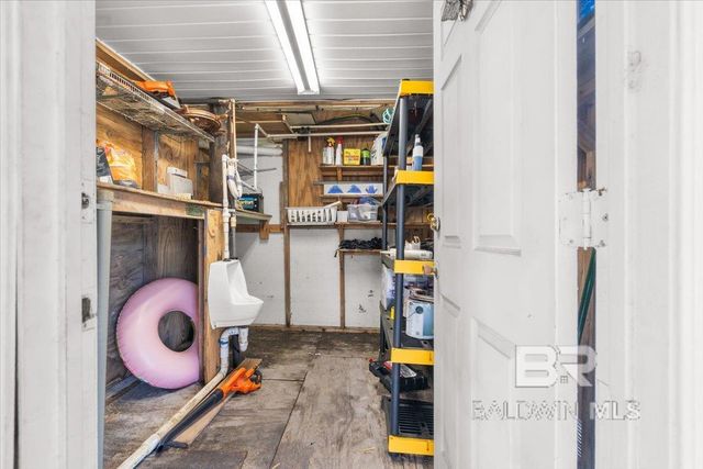 221 W 6th Avenue, Gulf Shores, AL 36542