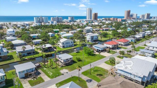221 W 6th Avenue, Gulf Shores, AL 36542