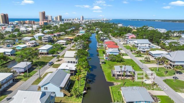 221 W 6th Avenue, Gulf Shores, AL 36542