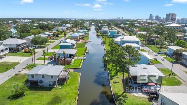 221 W 6th Avenue, Gulf Shores, AL 36542