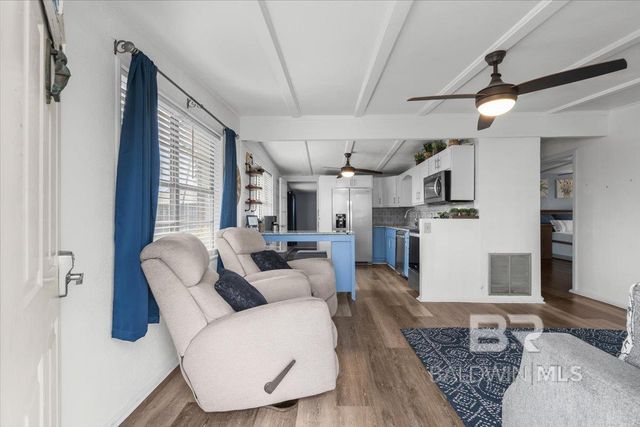 221 W 6th Avenue, Gulf Shores, AL 36542