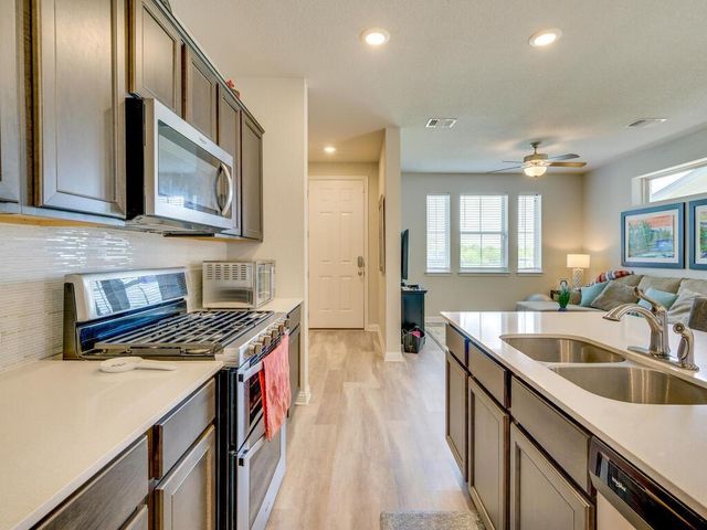 7702 Dylan DR, Austin, TX 78744