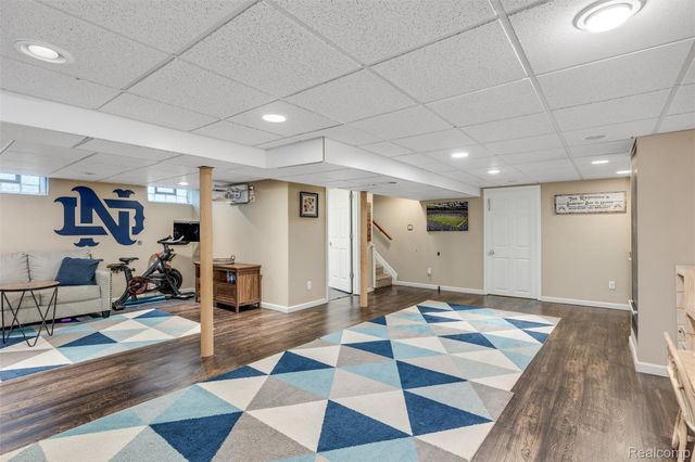 11298 Garden Street E, Livonia, MI 48150