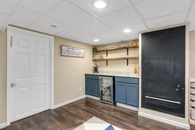 11298 Garden Street E, Livonia, MI 48150