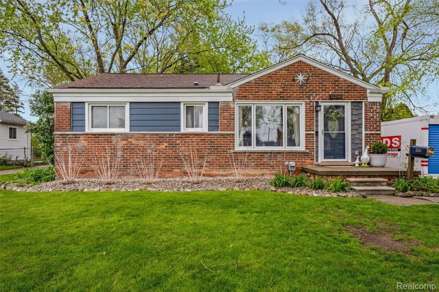 11298 Garden Street E, Livonia, MI 48150
