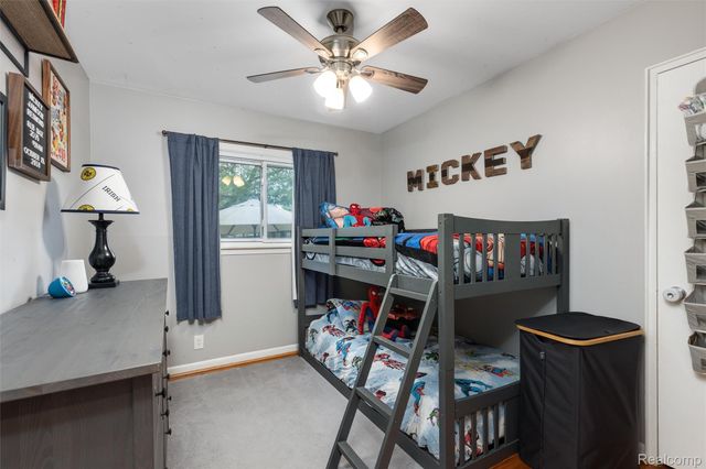 11298 Garden Street E, Livonia, MI 48150