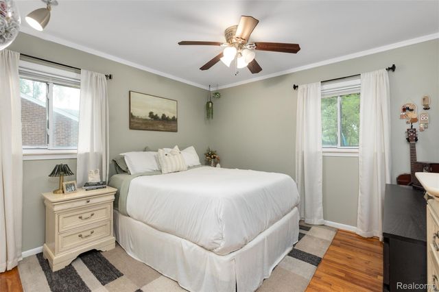 11298 Garden Street E, Livonia, MI 48150