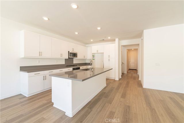 2840 Lake Mendoza Street, Rialto, CA 92377