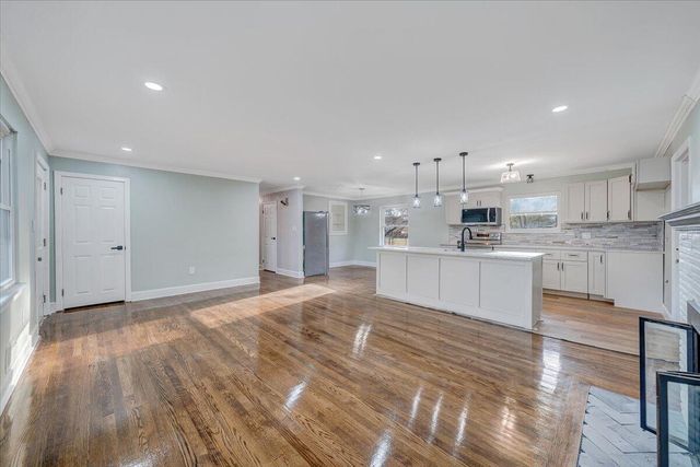 7372 Chester Drive, Roanoke, VA 24019