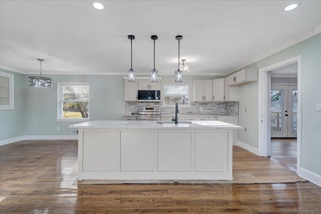 7372 Chester Drive, Roanoke, VA 24019