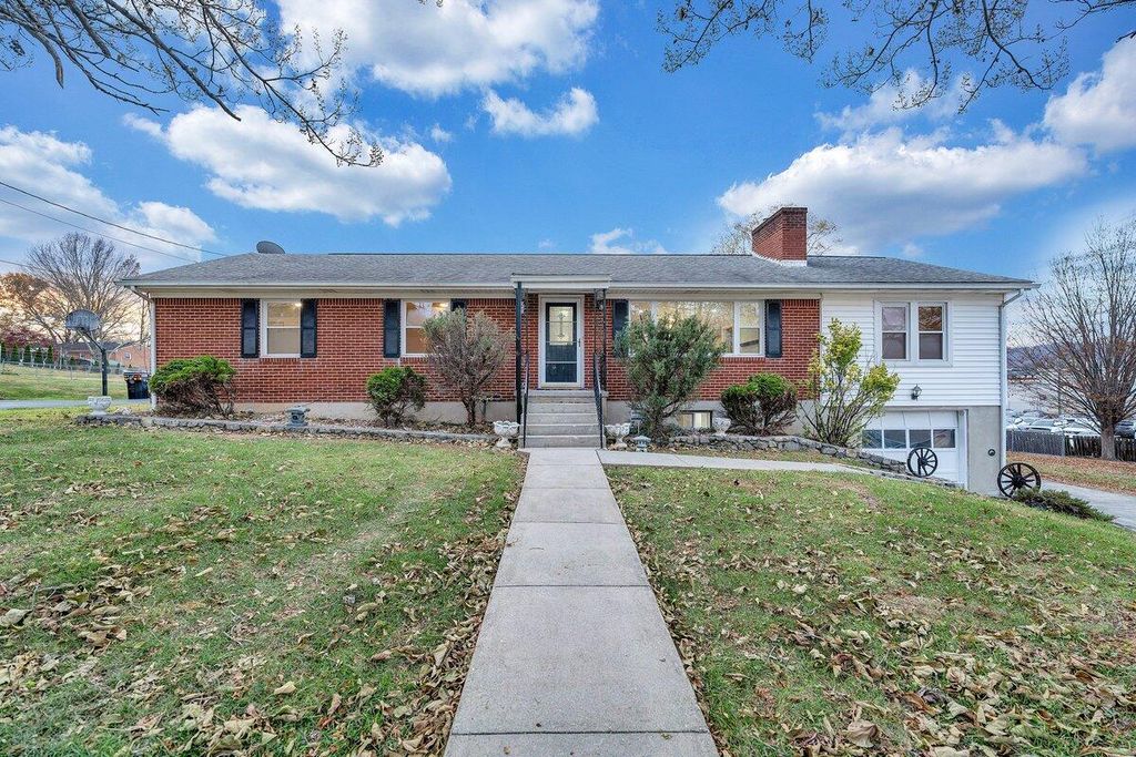 7372 Chester Drive, Roanoke, VA 24019