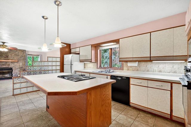 5205 MIDMOOR Road, Monona, WI 53716