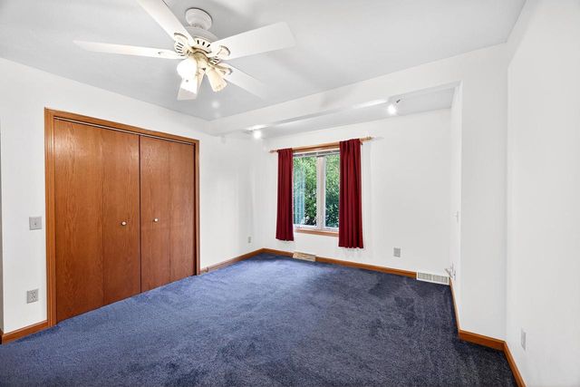 5205 MIDMOOR Road, Monona, WI 53716