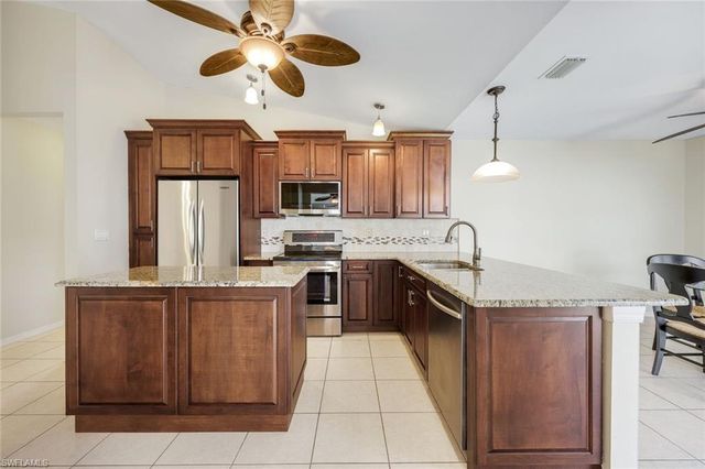 2513 Everest PKWY, Cape Coral, FL 33904