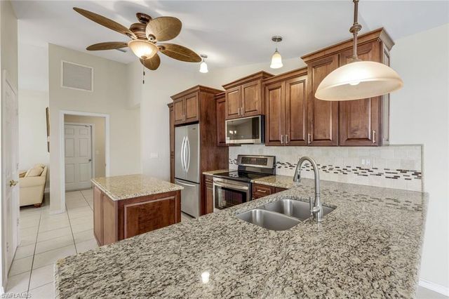 2513 Everest PKWY, Cape Coral, FL 33904