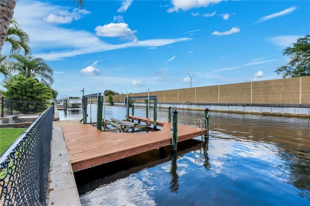 Image 32 of property listing at 2513 Everest PKWY, Cape Coral, FL 33904