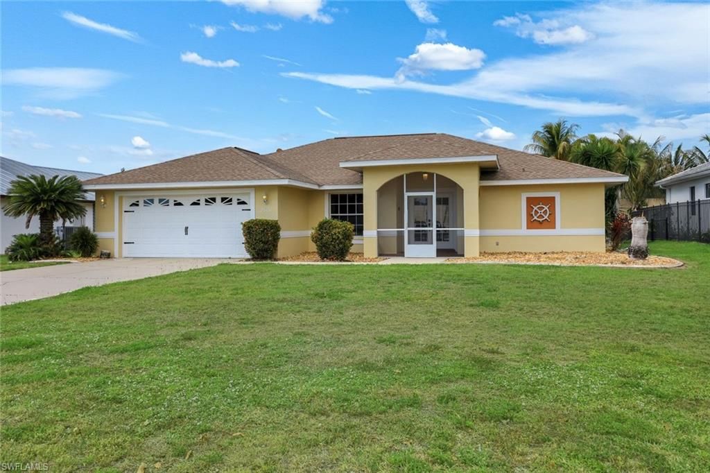 Image 6 of property listing at 2513 Everest PKWY, Cape Coral, FL 33904