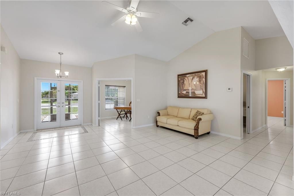 Image 9 of property listing at 2513 Everest PKWY, Cape Coral, FL 33904