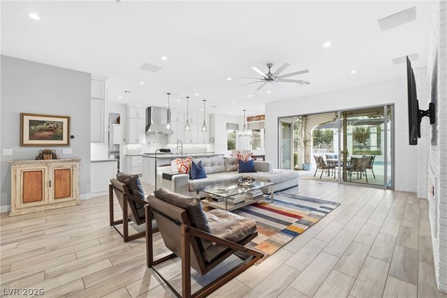 272 Tarragona Breeze Avenue, Las Vegas, NV 89138