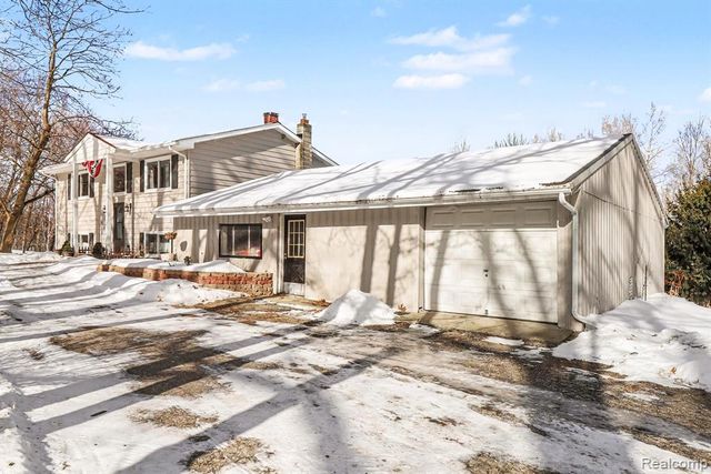 205 Gerst Road, Leonard, MI 48367