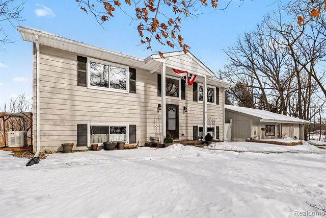 205 Gerst Road, Leonard, MI 48367