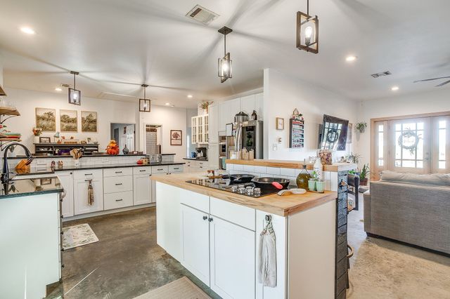 428 Gail Drive, Kennedale, TX 76060