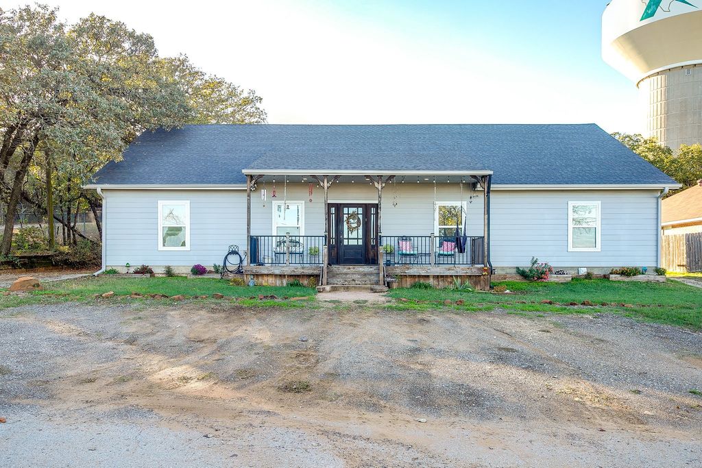 428 Gail Drive, Kennedale, TX 76060