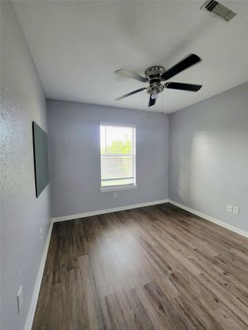 2602 27th Avenue N, Texas City, TX 77590