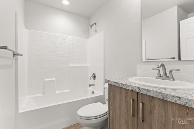 4596 S Fort George Ave, Nampa, ID 83686