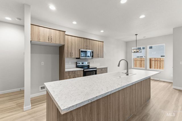 4596 S Fort George Ave, Nampa, ID 83686