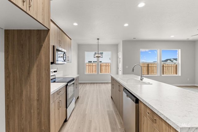 4596 S Fort George Ave, Nampa, ID 83686