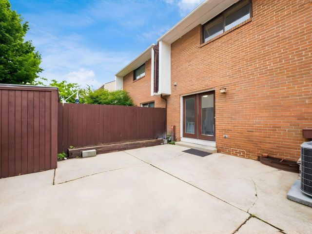 1832 Willoway Circle S, Columbus, OH 43220