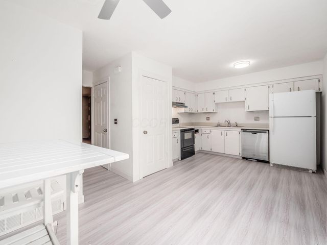 1832 Willoway Circle S, Columbus, OH 43220