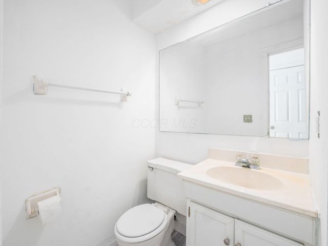 1832 Willoway Circle S, Columbus, OH 43220
