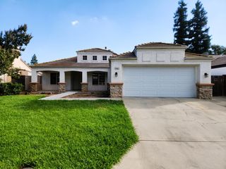 2327 E Goshen, Fresno, CA 93720