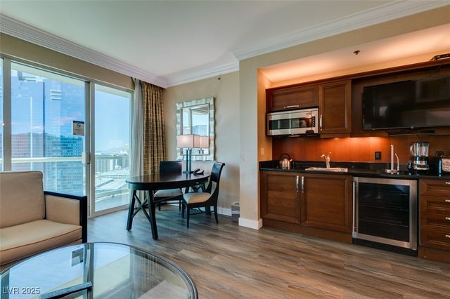 135 East HARMON Avenue 2705, Las Vegas, NV 89109